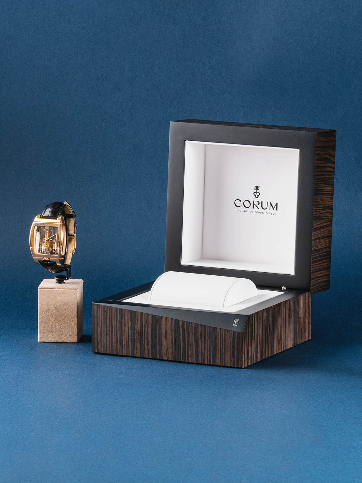 Corum Golden Bridge Automatic 37.2 mm Ref. 05.0084 de 2013