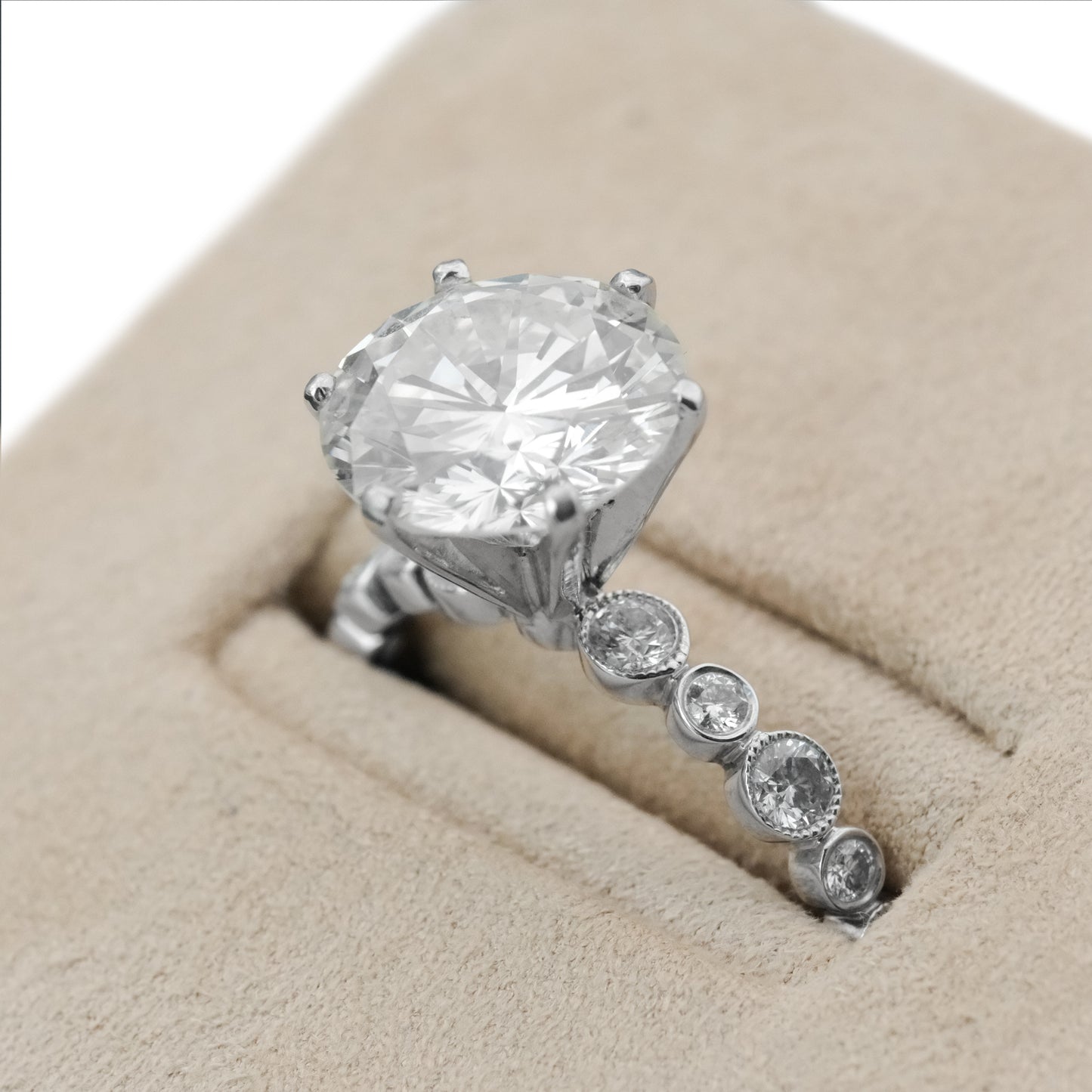 Anillo 4.11ct Diamante Natural VS1 Oro Blanco