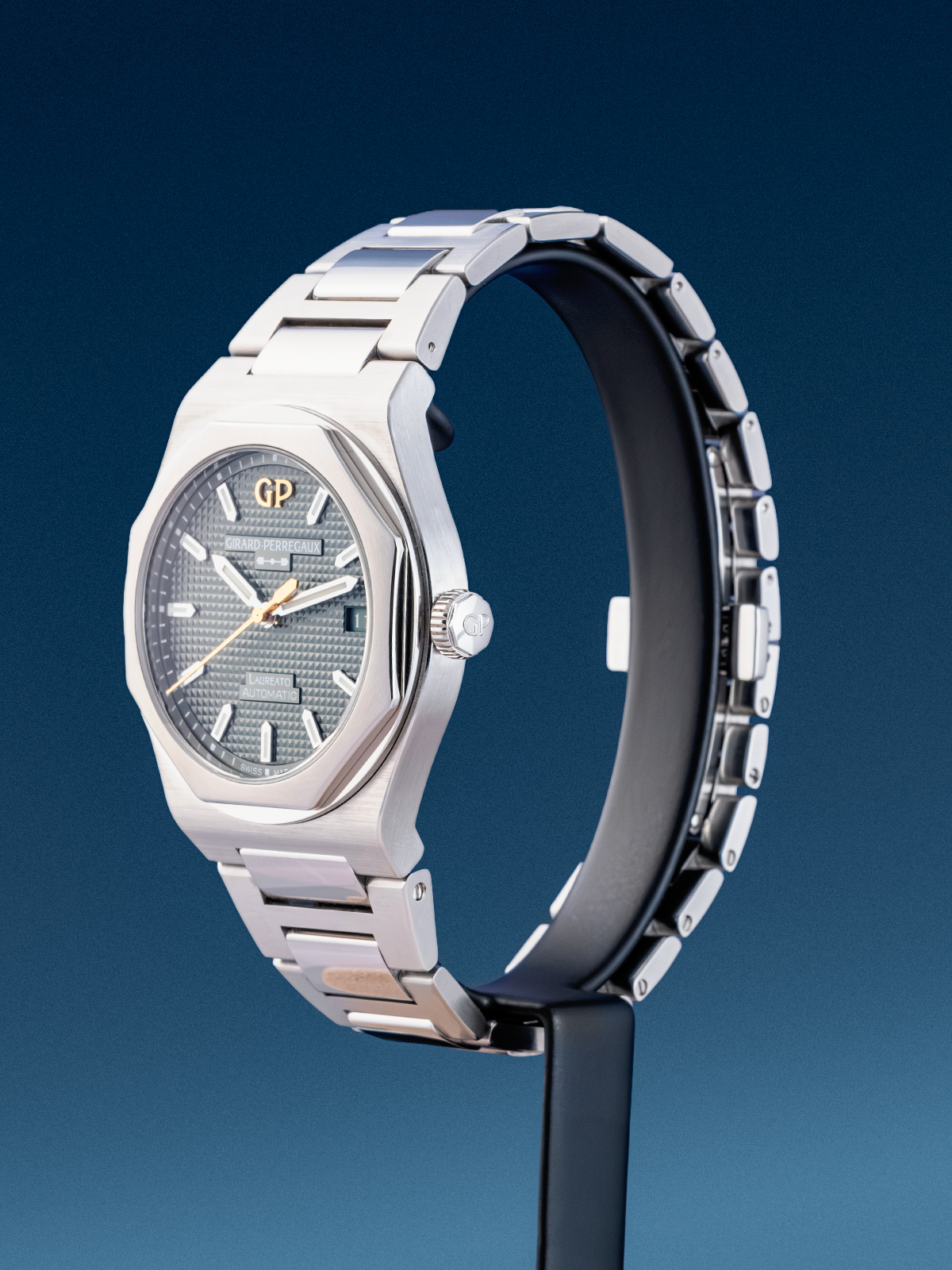 Girard - Perregaux Laureato, Sage Green, 38mm ref. 81005-11-3407-1CM Full Set de 2026