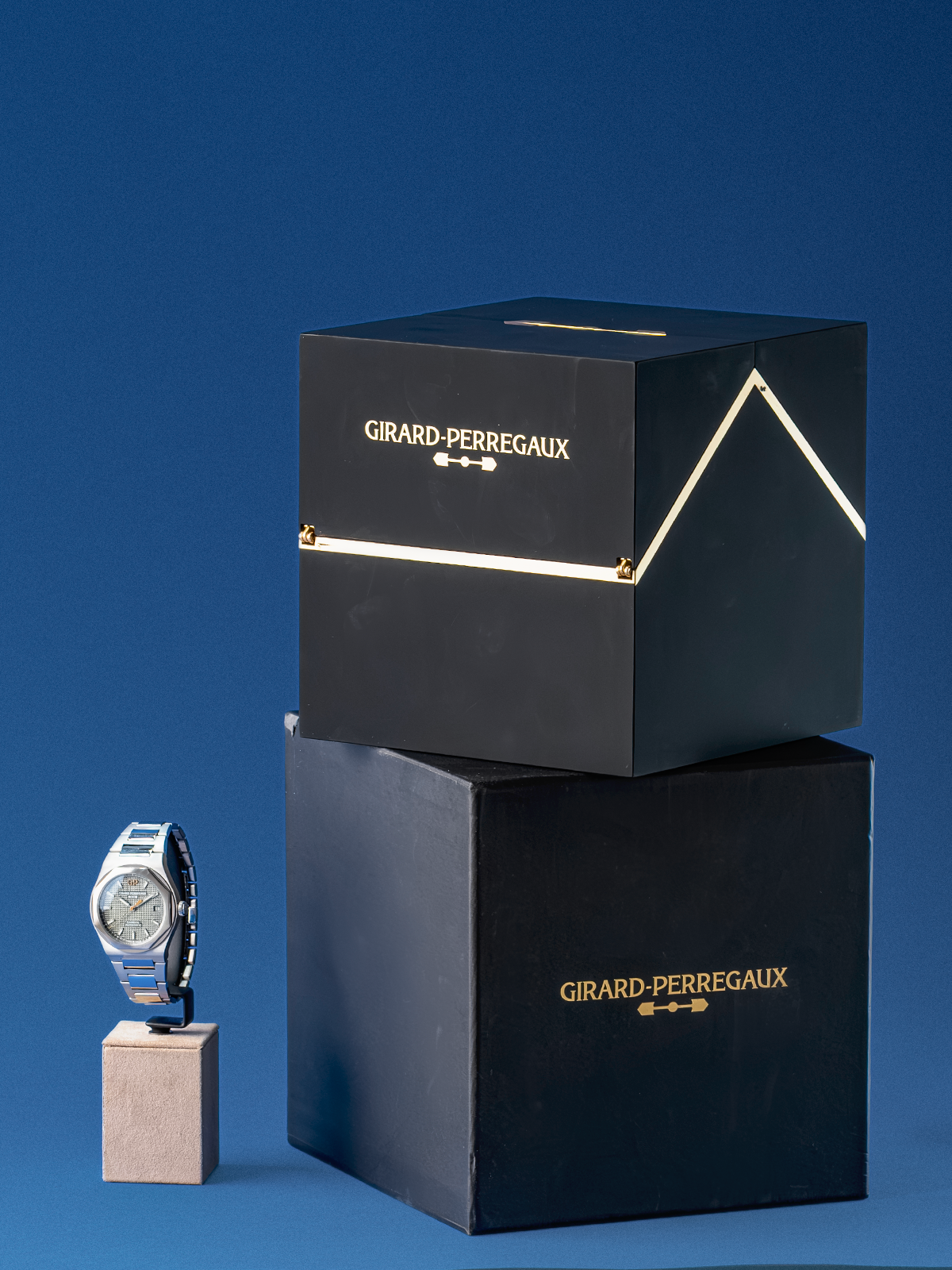 Girard - Perregaux Laureato, Sage Green, 38mm ref. 81005-11-3407-1CM Full Set de 2026