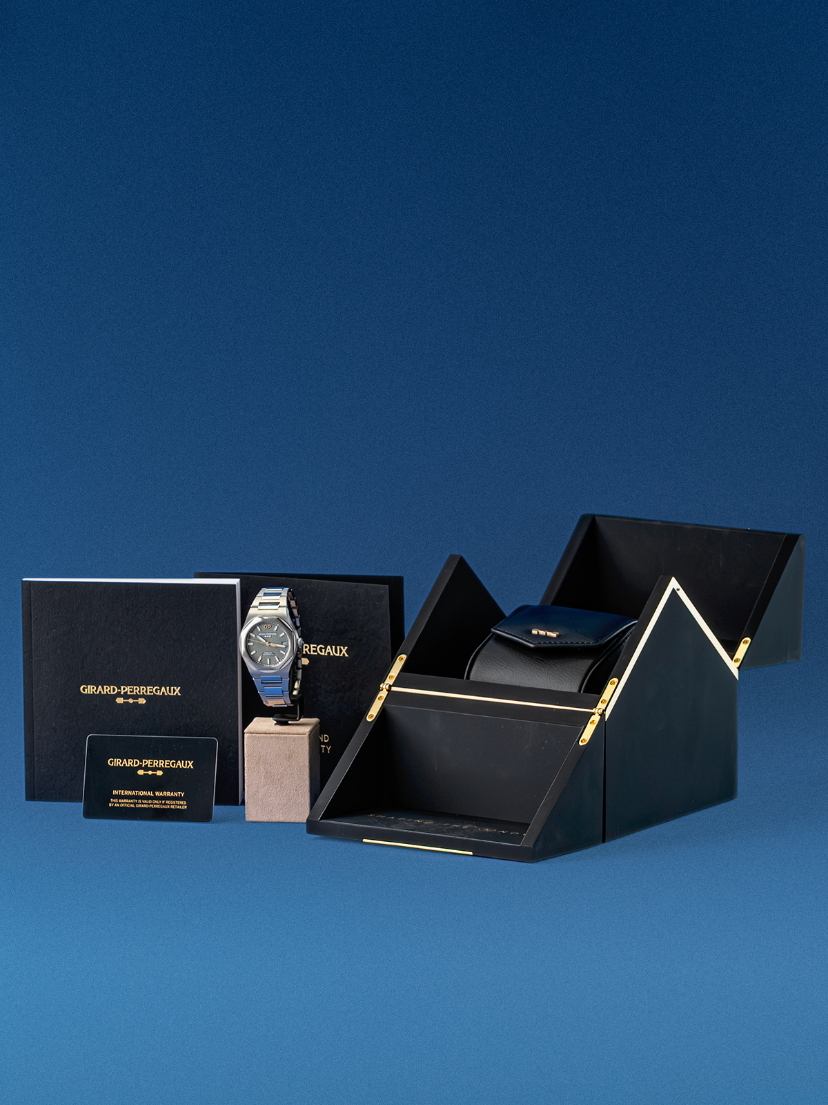 Girard - Perregaux Laureato, Sage Green, 38mm ref. 81005-11-3407-1CM Full Set de 2026