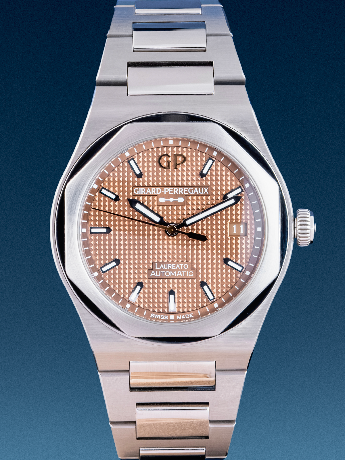 Girard-Perregaux Laureato, Copper, 38mm ref. 81005-11-3154-1CM Full Set de 2026