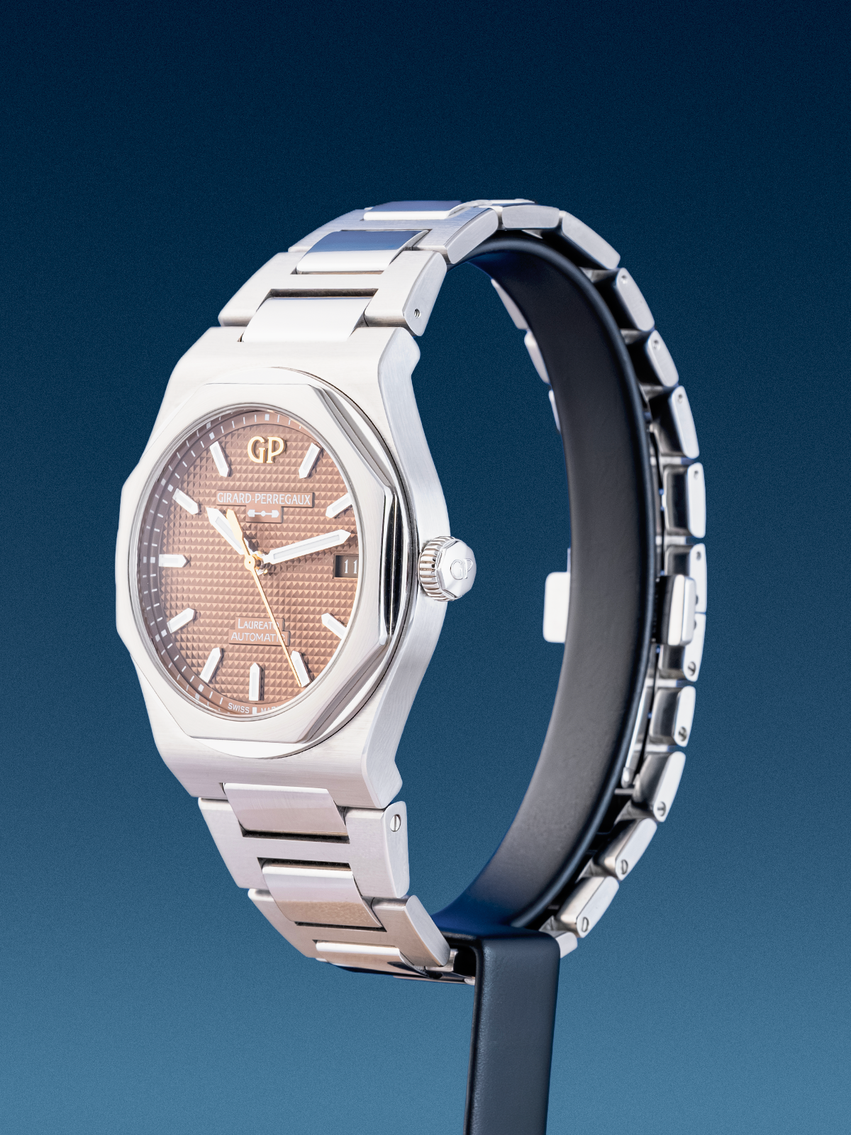 Girard-Perregaux Laureato, Copper, 38mm ref. 81005-11-3154-1CM Full Set de 2026