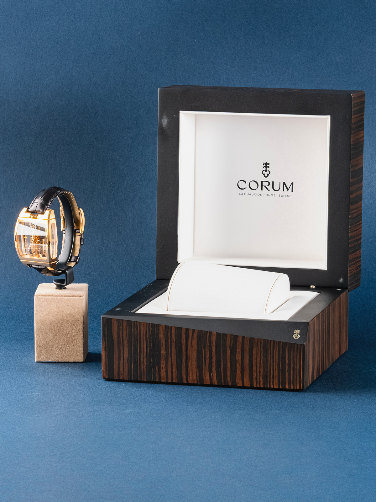 Corum Golden Bridge Rose Gold 50mm ref. 113.750.55 de 2005
