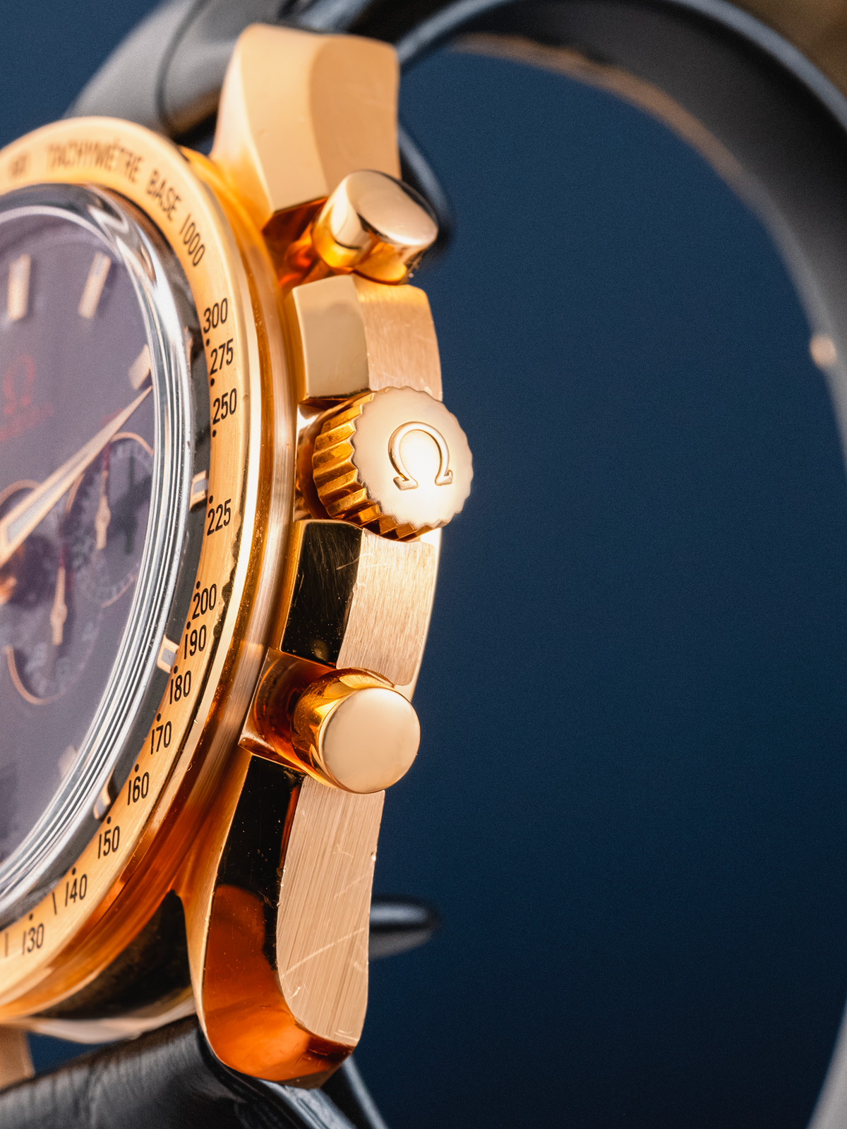 Omega Speedmaster Broad Arrow 18K Yellow Gold  44.25mm ref. 321,53,44,52,01,002 de 2009