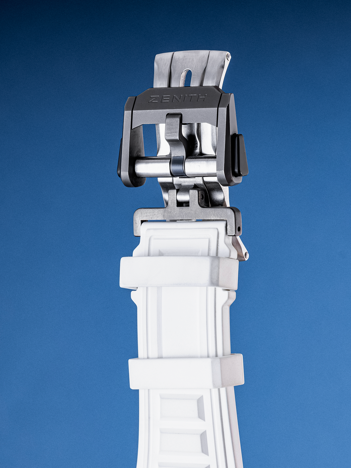Zenith El Primero Defy Extreme 45mm del 2025 ref. 10.9100.9004/22.I200
