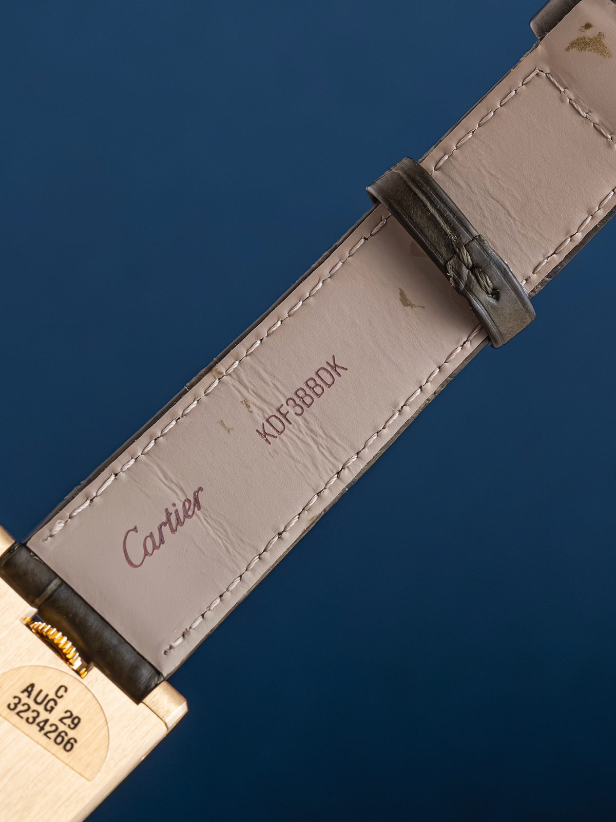 Cartier á Guichet Ref.WGTA0234 Oro Amarillo Full-Set Nuevo de 2025